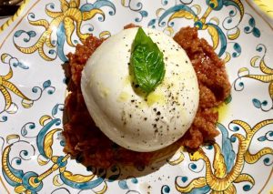 בוראטה בלתי נשכחת. הבוראטה פומדורו של ׳גלוריה׳