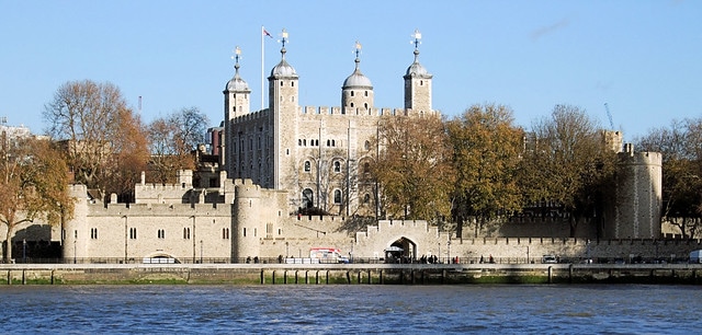 מצודת-לונדון-מבט-מנהר-התמזה