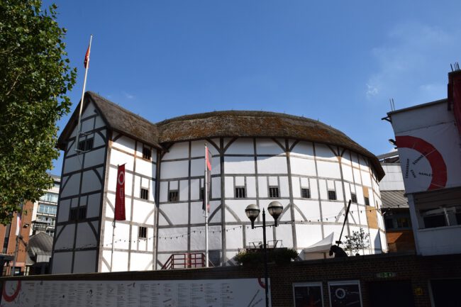 תיאטרון הגלוב של שייקספיר בלונדון