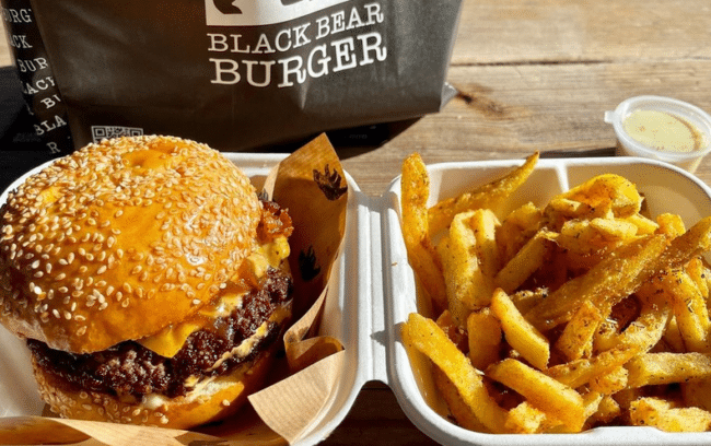 המבורגר של Black Bear Burger