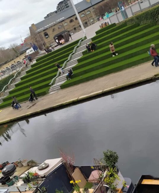 Granary Square. תמונה: יואב אבני