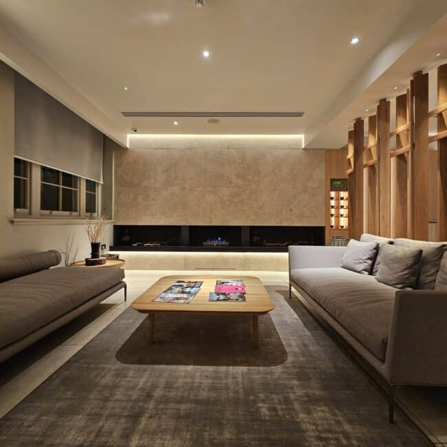 פינת ישיבה בלובי