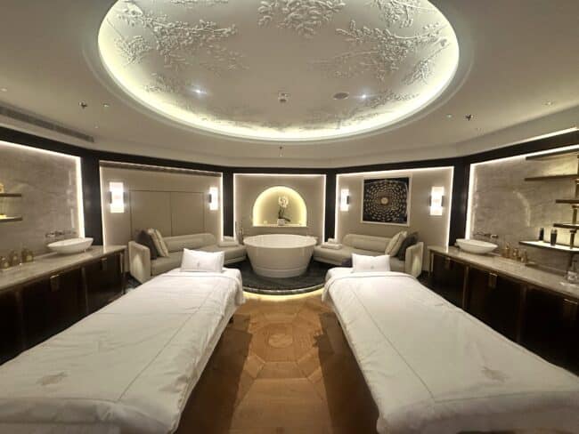 טיפולים ברמה אחרת. חדר הטיפולים הזוגי ב-Guerlain Spa. תמונה: עומר לוגסי