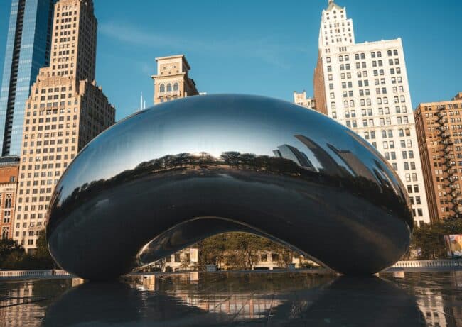 השעועית (Cloud Gate), יצירה של אניש קאפור בפארק המילניום בשיקגו